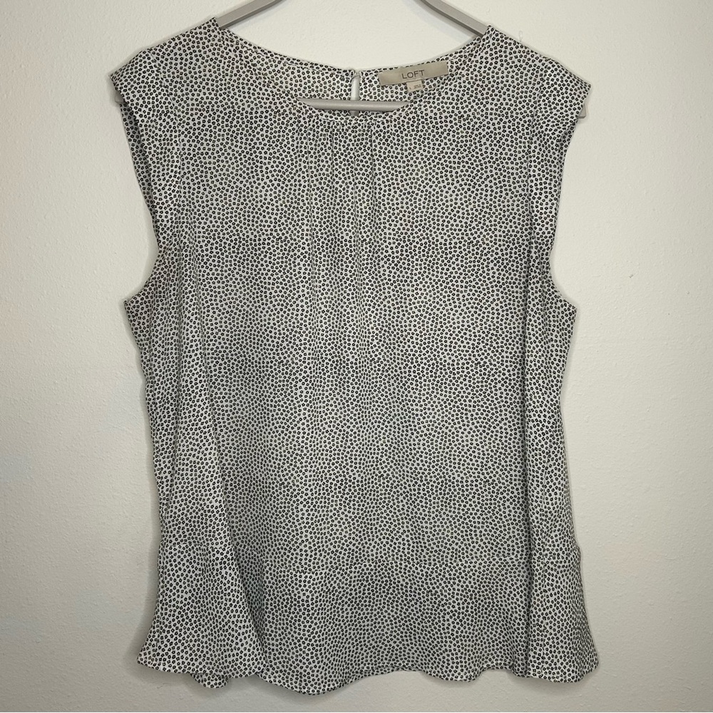 LOFT Women's Sleeveless B&W Size L Top with Small Flowers Print